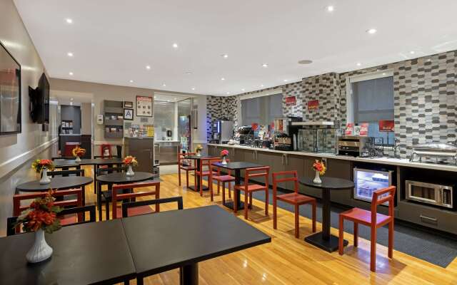Best Western Plus Hospitality House
