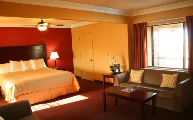 Pacific Inn & Suites