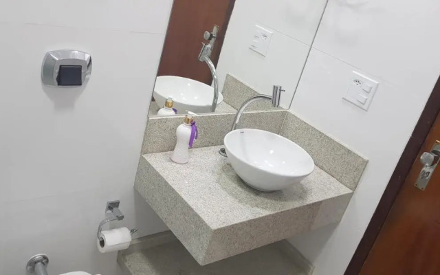 4 quartos na quadra da praia do forte