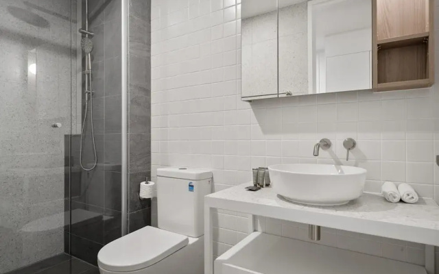 Bright Studio Stay in North Fremantle With Views