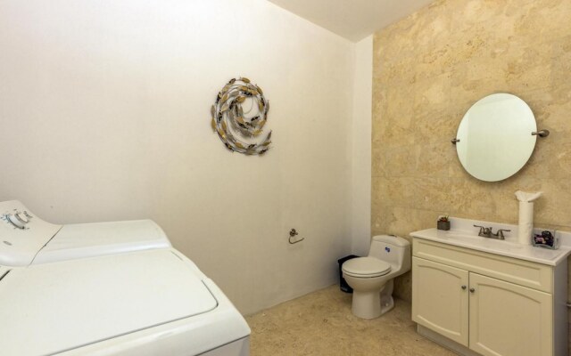 Breathtaking Views 2br3ba Private Pool Large Space