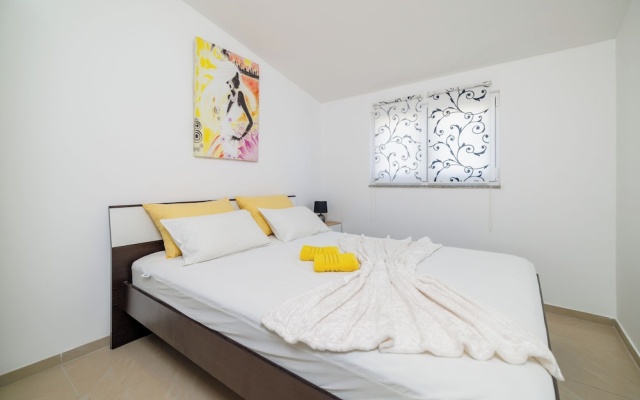 Apartments Pera