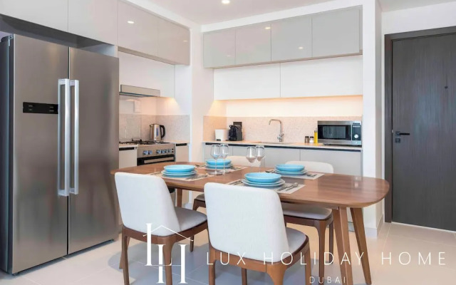 LUX The Marina Vista Beachfront Suite 2