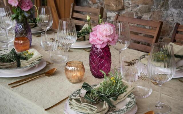 I Ginepri exclusive CountryHouse, 15pax, private pool, Aulla