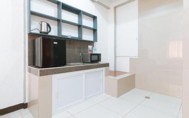 RedDoorz near Tambo Quirino Avenue - Vaccinated Staff