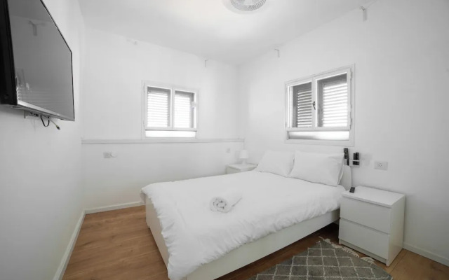O&OGroup- Classy 3-BR with Stunning View