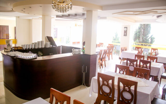 Le Petit Paris Hotel Dalat