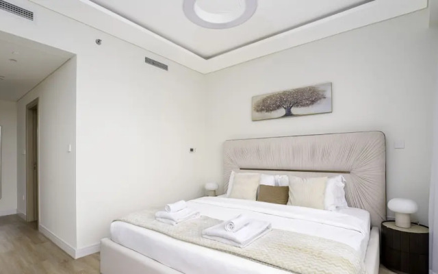 Stunning 2 BR in the heart of Downtown