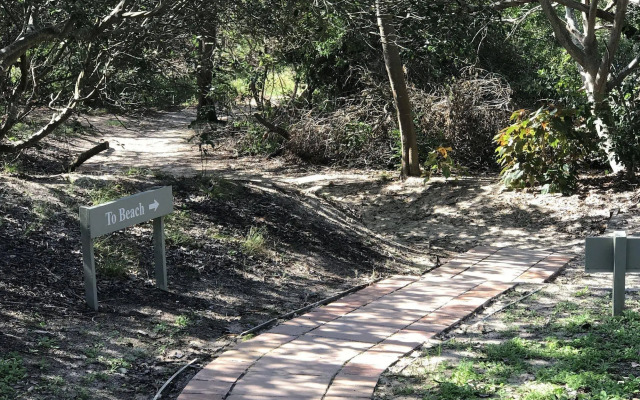 Glen Eden Beach Resort