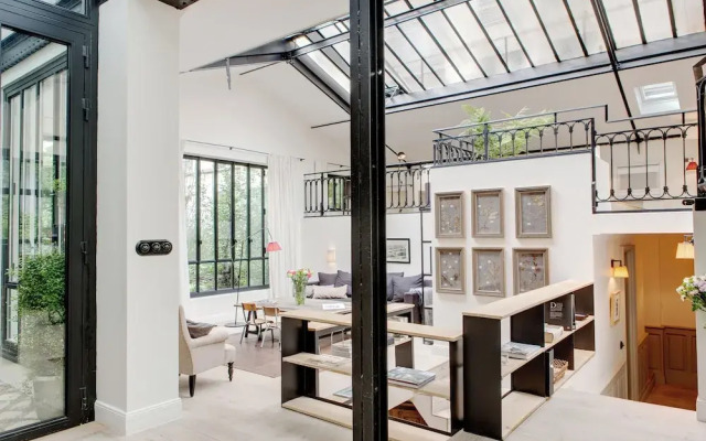 Paris Green House Residence