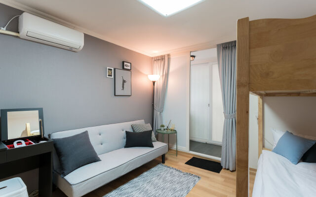 The Blossom Yeonnam Guesthouse