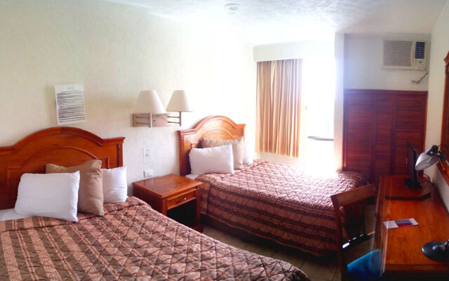 Hotel & Suites Real del Lago