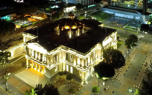 Six Hotel Guadalajara Expiatorio