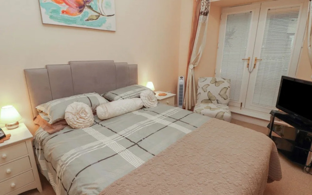 Apartment 7 Mansion House