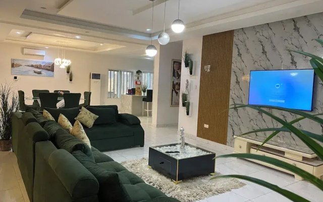 Tristone Hotel&Aspartment