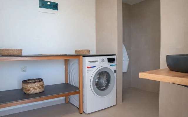 Avelia Luxury Villa With Private Pool