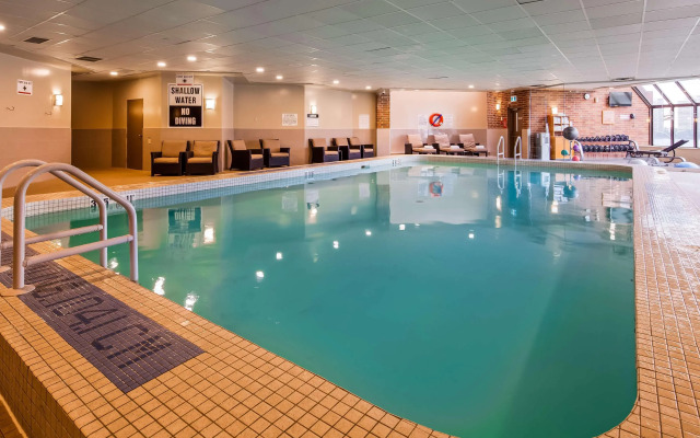 DoubleTree by Hilton Windsor Hotel & Suites