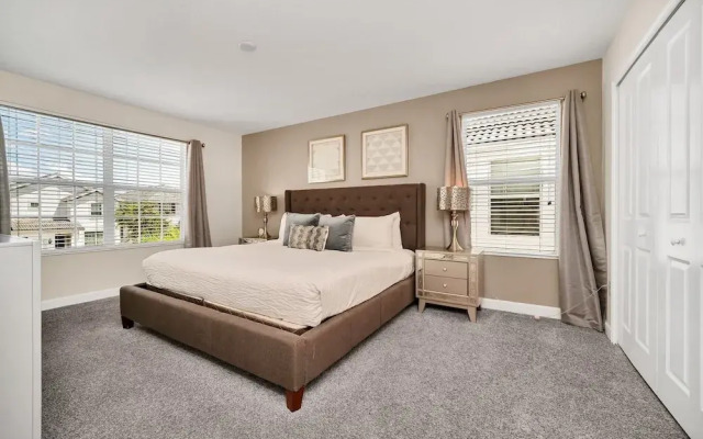Gorgeous, Modern Home W/private Pool!