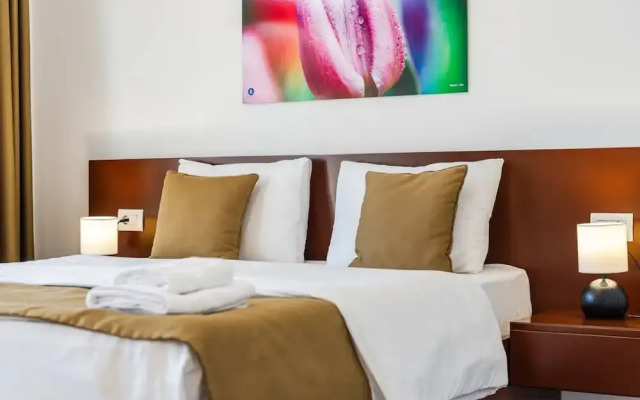 Spacious Apartment by the Beach - Tulipani