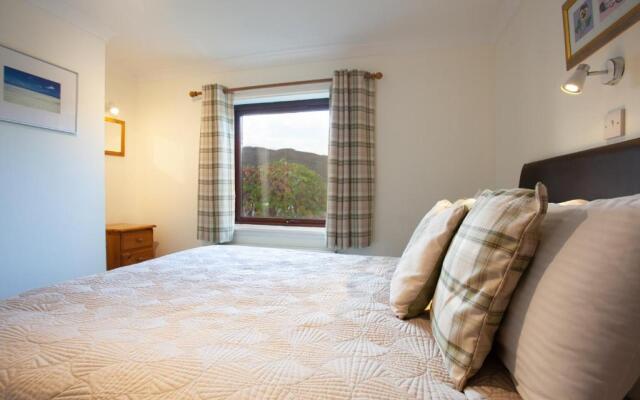 Lochview House Apartment