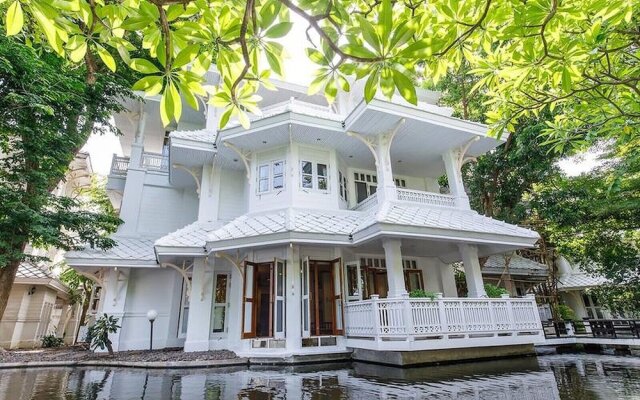 Royal Riverside Villa Chao Phraya View Suite