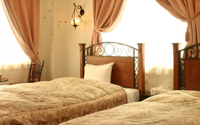 Arabian Art Hotel and Gallery