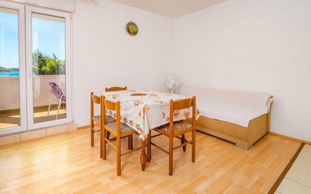 Nice Apartment in Supetarska Draga With Wifi and 1 Bedrooms