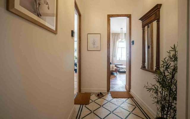 VELLER Shemaiah Apt #3