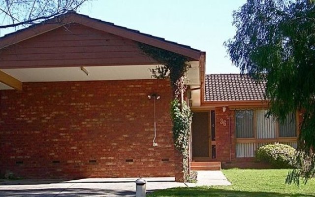 Australian Home Away @ East Doncaster Pine Hill