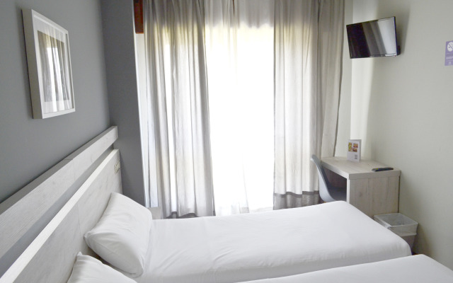 Hostal Alda Puerta Coruña