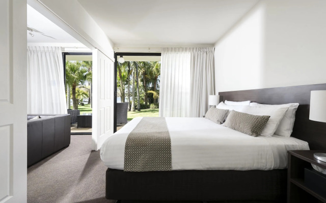 Pier 21 Riverside Apartment Hotel