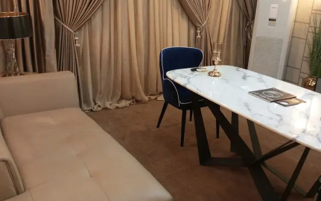 No. 1 Hotel