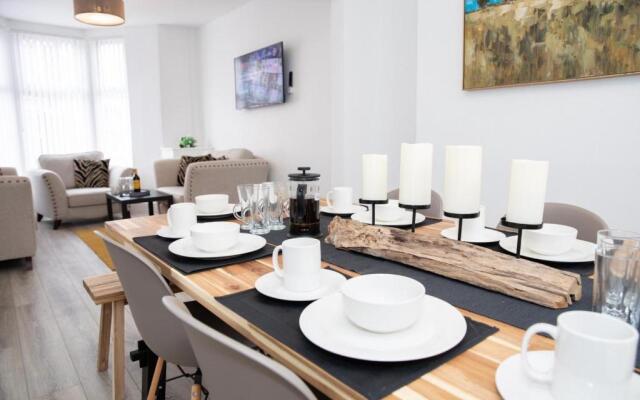 Sybil Townhouse Anfield Sleeps 15