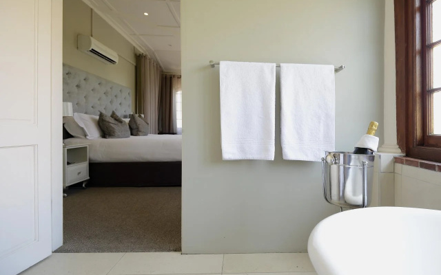 The Saint James on Venice Luxury Guest House