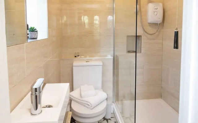 Charming Frome Retreat With 4 Bedrooms