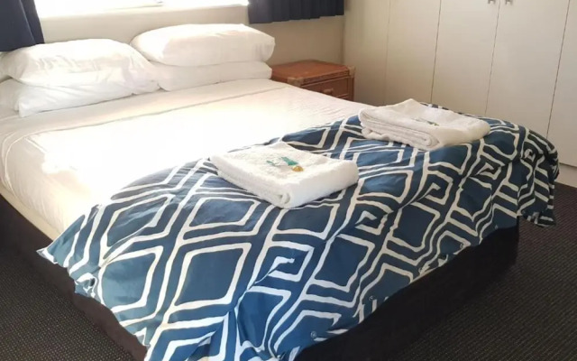Sailfish Cove & RIVA Apartments