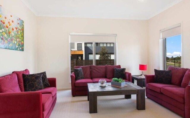 Wyndham Harbour Villa - Melbourne