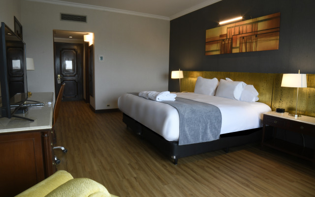 Radisson Montevideo Victoria Plaza Hotel