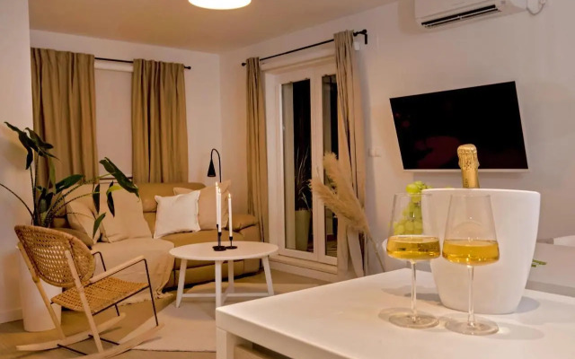 Marula holiday home - with heated pool