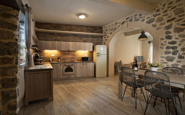 Traditional & Luxury, only few km from sea #2