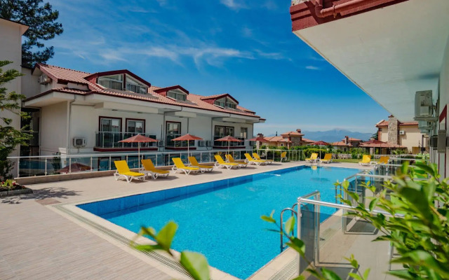 Sunshine Holiday Resort