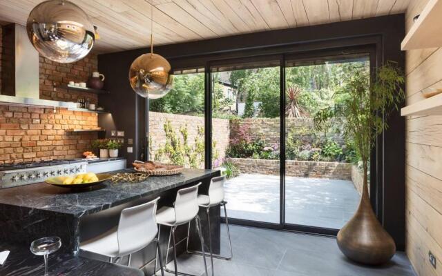 Contemporary Boutique Residence