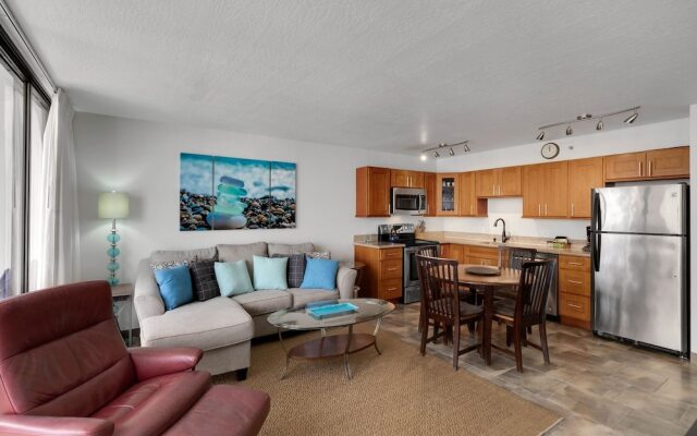 Deluxe Ocean View Condo on 31st Floor - Free Parking & Wifi! by Koko Resort Vacation Rentals