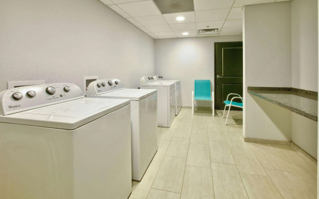 La Quinta Inn & Suites by Wyndham Lubbock Southwest