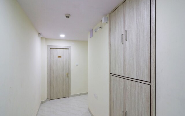 OYO 13579 Hotel Royal Crowne