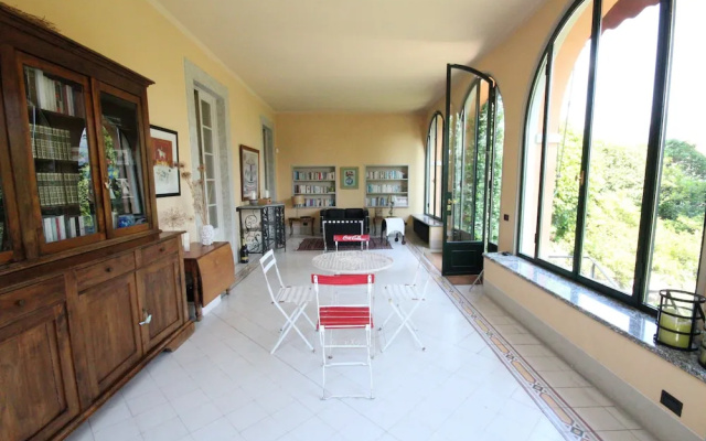 Botanic Garden Villa