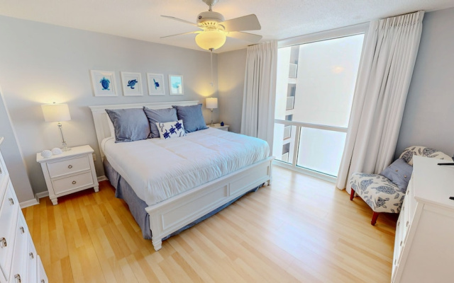 Shoreline Towers 2111 3 Bedroom Condo