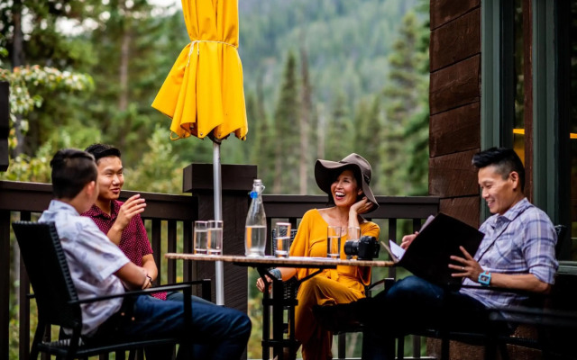 Emerald Lake Lodge