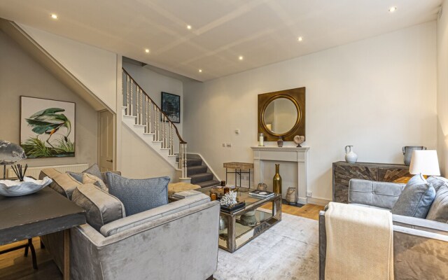 Altido Elegant 2-Bed House In Belgravia