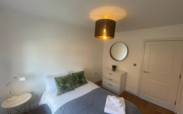 MAIDENHEAD Stylish and modern 2 bedroom apartment